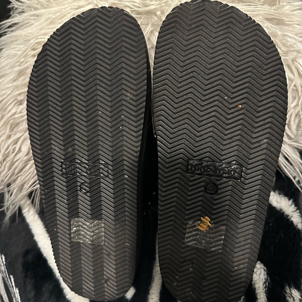 Nine West Eleny Studded Slides - Picture 7 of 7